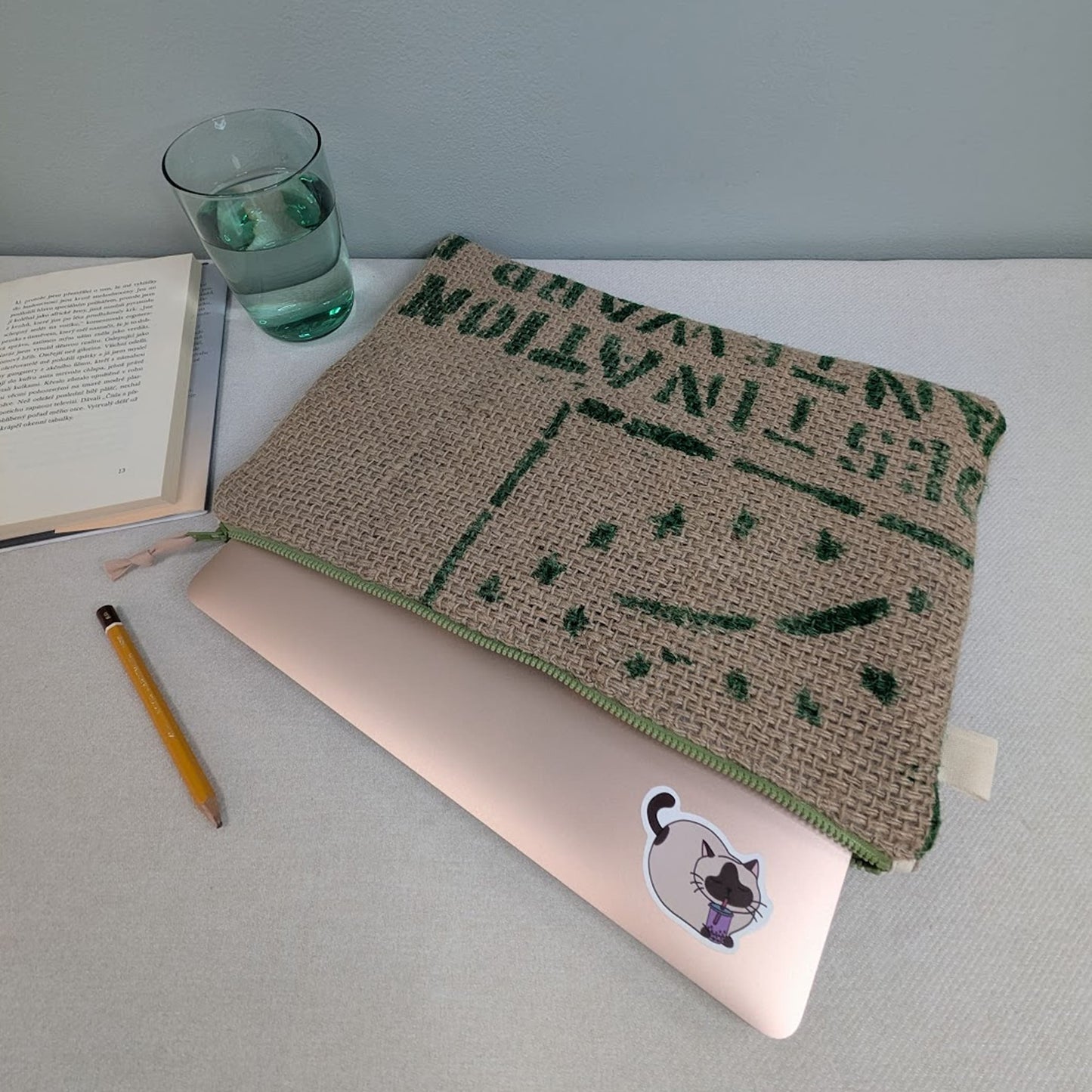 Sustainable 13" laptop sleeve